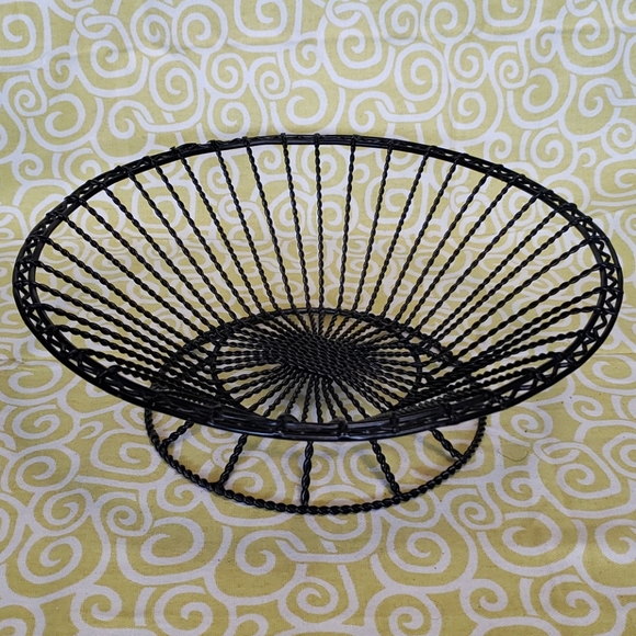 Black enamel wire bowl - Picture 1 of 3